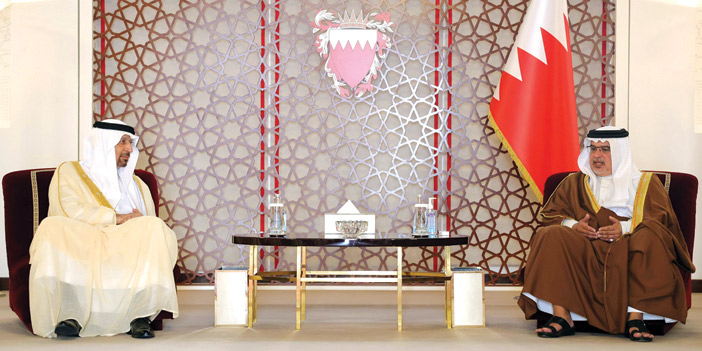 ولي عهد البحرين استعرض مع الفالح تطوير العلاقات الثنائية في مجال الاستثمار 