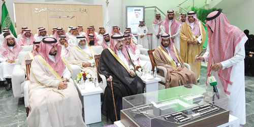 أمير منطقة الرياض يدشن عددا من المشروعات التعليمية في الخرج