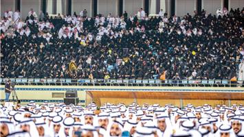 التخرج.. فرح الأهالي 