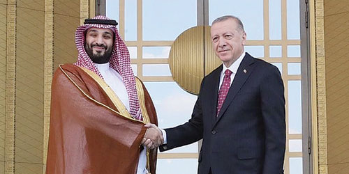 سمو ولي العهد خلال لقائه مع الرئيس التركي