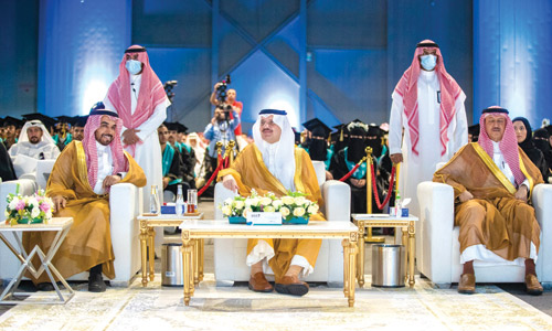 الأمير سعود بن نايف يرعى تخريج 8800 من الكليات التقنية والمعاهد الصناعية بالشرقية 