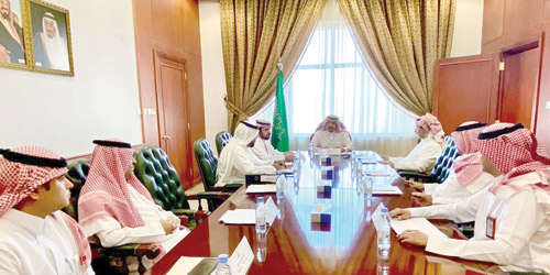 سمو محافظ المجمعة يترأس الاجتماع