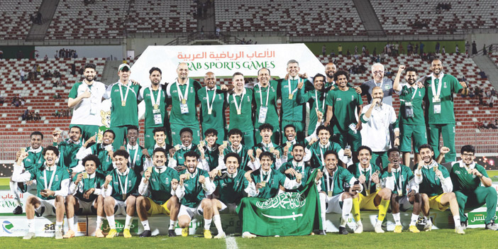  احتفالية لاعبي الأخضر بعد التتويج