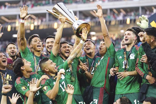 منتخب المكسيك يتوج بطلاً للكأس الذهبية 