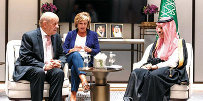 وزير الخارجية بحث مع لودريان المستجدات الإقليمية والدولية 