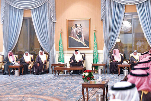 أمير منطقة تبوك يستقبل المواطنين في اللقاء الأسبوعي 