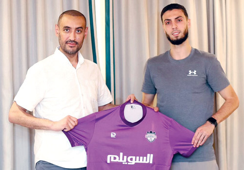 هشام فايق مع رئيس النادي الحضيف