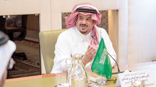 نائب أمير منطقة الرياض يطلع على أعمال مركز مشاريع البنية التحتية 