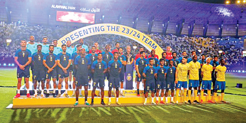 النصر يحتفل بكأس الملك سلمان ويقدم نجومه الجدد 