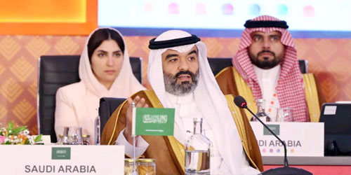 السواحه يبرز جهود رؤية 2030 في تمكين الشباب والمرأة وبناء مستقبل مستدام 