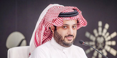 تركي آل الشيخ لأسرة سعودية منتجة: نتشرف بالتعاقد معكم 