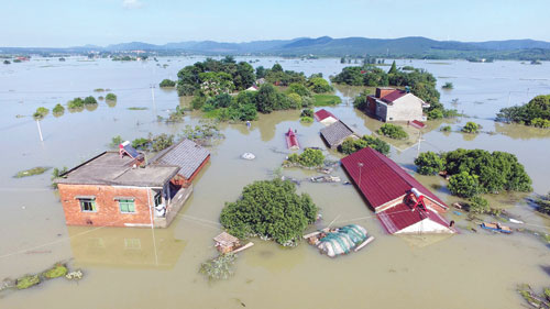 عشرات القتلى والمفقودين في فيضانات الصين 