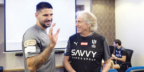  جيسوس يتحدث مع ميتروفيتش حول برنامج الفترة المقبلة