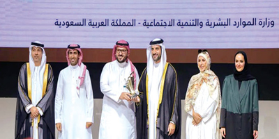 سلطان بن أحمد القاسمي يكرم الفائزين بجائزة الشارقة للاتصال الحكومي في دورتها العاشرة 