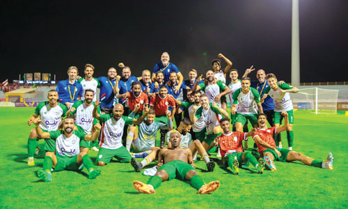  الخلود كسب العربي بثنائية