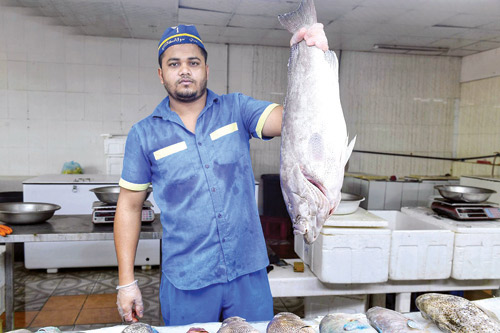 سوق السمك بمحافظة جدة أيقونة لأشهى الأطباق البحرية 