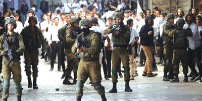 عشرات المستوطنين الإسرائيليين يقتحمون المسجد الأقصى 