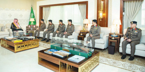 نائب أمير المنطقة الشرقية يشيد بجهود رجال الأمن 