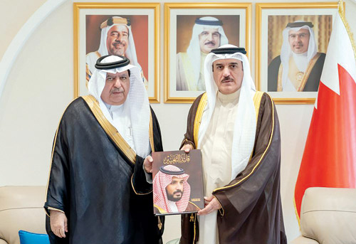  رئيس مجلس النواب البحريني مع الزميل جمال الياقوت