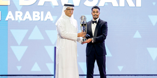 حصد جائزة أفضل لاعب آسيوي وكتب اسمه في صفحات المجد 