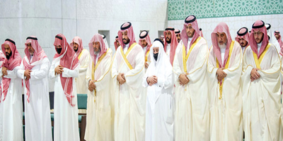 ولي العهد يؤدي صلاة الميت على الأمير ممدوح بن عبدالعزيز 