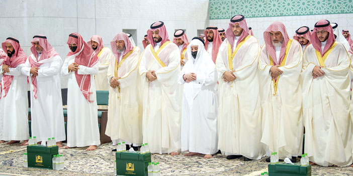  سمو ولي العهد يؤدي صلاة الميت على الأمير ممدوح بن عبدالعزيز - رحمه الله