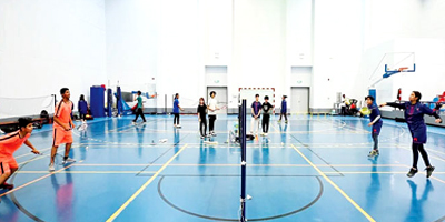 «الريشة الطائرة» واحدة من أفضل الرياضات المفضلة في مجتمع فتيات الطائف 