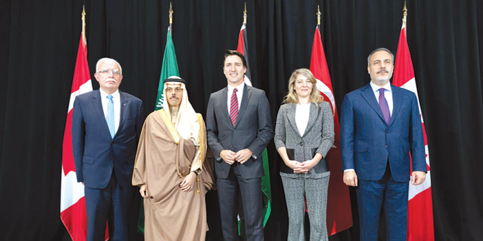 وفد اللجنة الوزارية العربية الإسلامية خلال لقائها رئيس الوزراء الكندي 