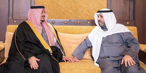 نائب أمير منطقة الرياض يعزي في وفاة الشيخ نواف الصباح 