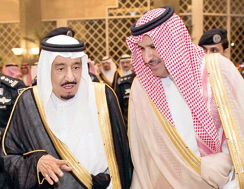 خادم الحرمين الشريفين مع الأمير الدكتور فيصل