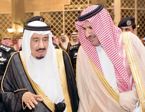 خادم الحرمين الشريفين مع الأمير الدكتور فيصل