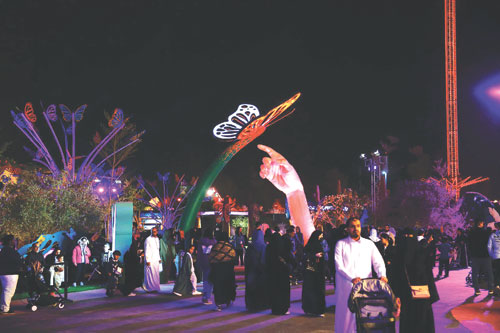 أجواء خيالية لزوار «بيت الفراشات» 