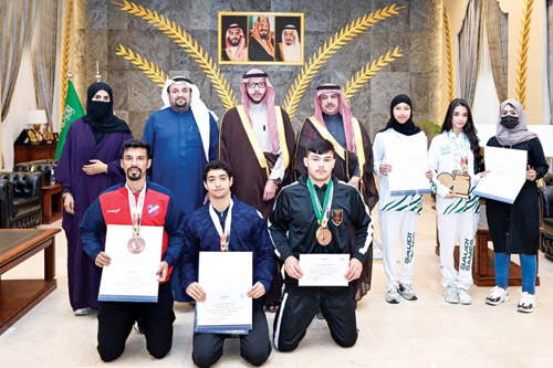 الأمير سعود بن نهار يُكرّم الفائزين في دورة الألعاب السعودية 