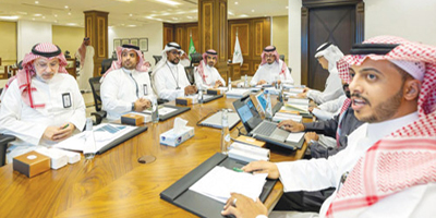 الأمير سلمان بن سلطان يطلع على منظومة العمل في إدارات هيئة تطوير منطقة المدينة المنورة 