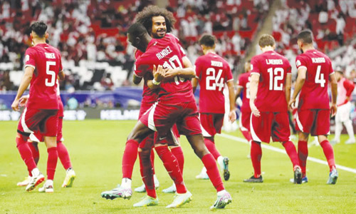 قطر أول المتأهلين