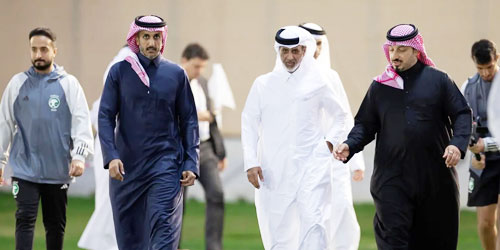 وزير الرياضة القطري يزور تدريبات الأخضر بملاعب أسباير 