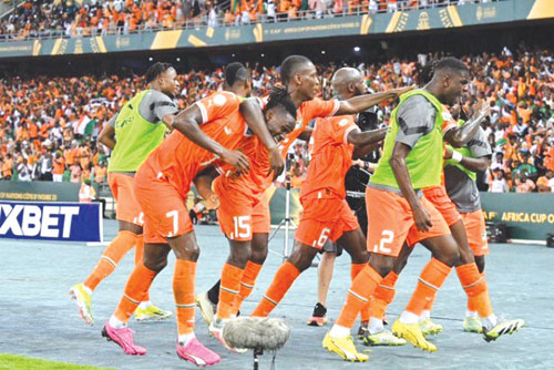 بثنائية كيسيه وهيلير في المرمى النيجيري 