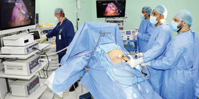 مستشفى الدكتور سليمان الحبيب بالقصيم ينهي معاناة أربعيني وزنه «214» كجم 