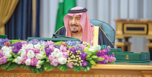خادم الحرمين الشريفين يرأس جلسة مجلس الوزراء 