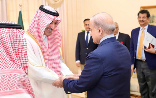 رئيس وزراء باكستان يستقبل الرئيس التنفيذي للصندوق السعودي للتنمية 