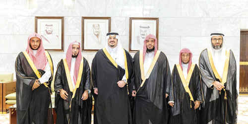 نائب أمير منطقة الرياض يطلع على أنشطة جمعية حُفاظ القرآن الكريم 
