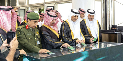 مطار الملك خالد الدولي يدشن أول خدمة ذاتية للجوازات على مستوى المملكة 
