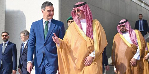 رئيس وزراء إسبانيا يغادر جدة 