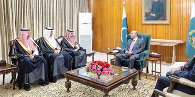 الرئيس الباكستاني يستقبل وزير الخارجية ووفد المملكة رفيع المستوى 