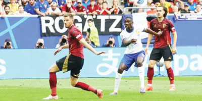بهدف عكسي لاعب بلجيكي ينقل فرنسا لربع النهائي الأوروبي 
