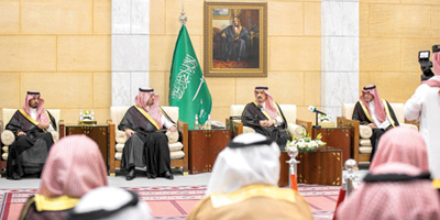 أمير منطقة الرياض يلتقي عددًا من أصحاب السمو والمعالي وأهالي المنطقة 