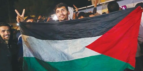 حماس تطلق سراح 33 أسيراً في المرحة الأولى.. وانسحاب القوات الإسرائيلية شرقاً 