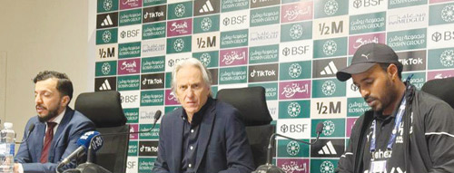 جيسوس مدرب الهلال خلال المؤتمر الصحافي