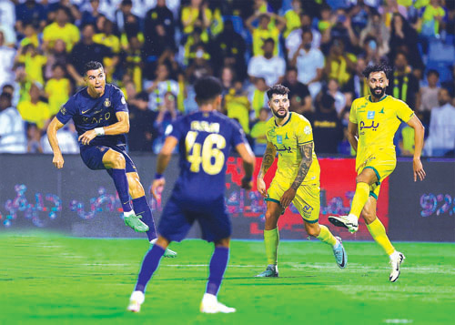  الخليج تعثر أمام النصر ويأمل باستعادة تقدمه