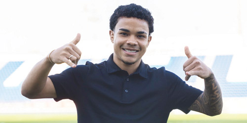  سيزار في مقر نادي الهلال